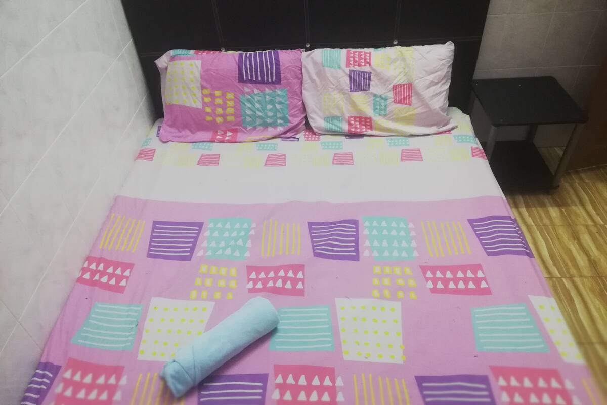 Wifi gratis y ropa de cama