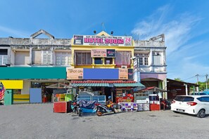 Front of property - Hotel O Bidara Guest House (Alor Gajah)