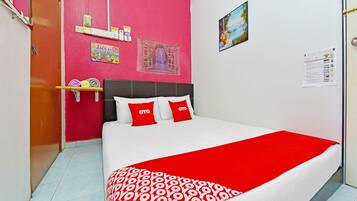 WiFi (free), bed sheets