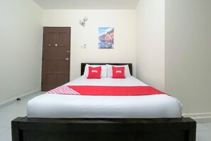 Habitación Deluxe doble | Escritorio, wifi gratis, ropa de cama