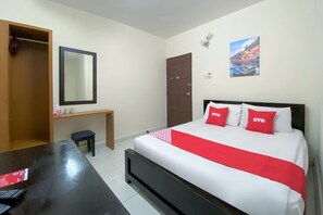 华丽双人房 | 办公桌、免费 WiFi、床单