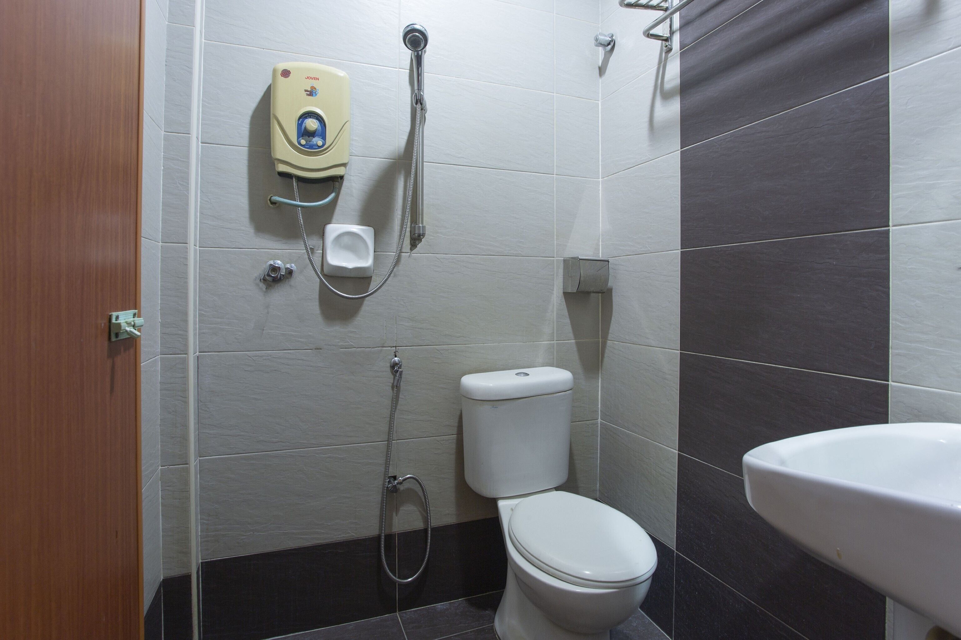 Photo - OYO 90160 Kl City Lodge