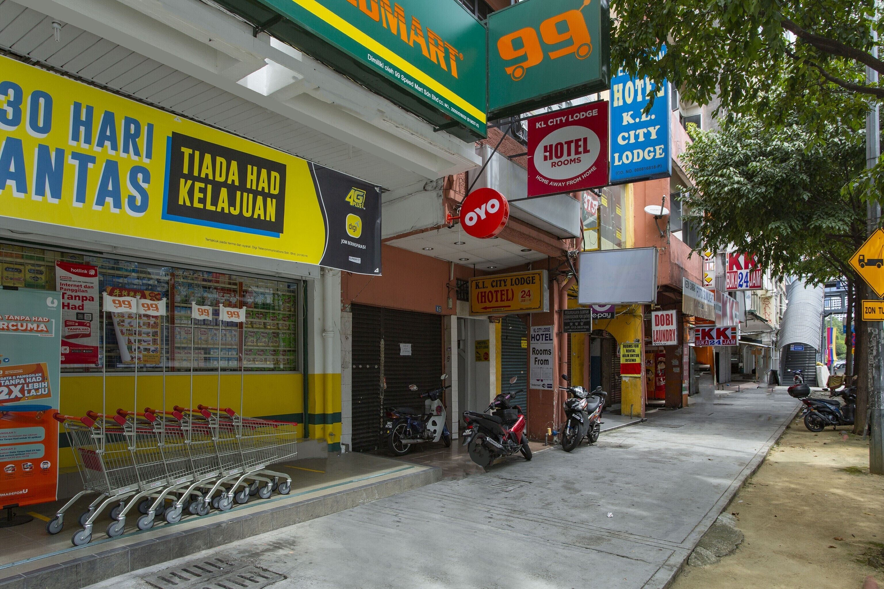 Photo - OYO 90160 Kl City Lodge
