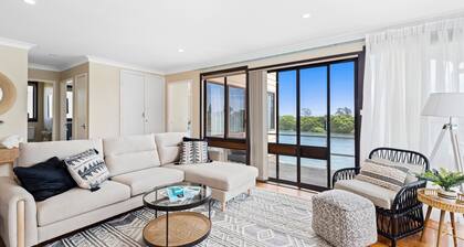 Watersedge  â absolute waterfront