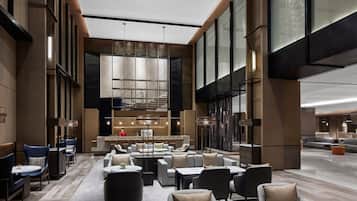 2 bars/lounges