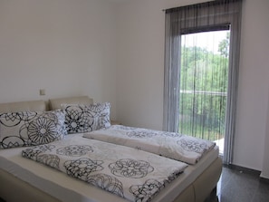 2 bedrooms, WiFi, bed sheets