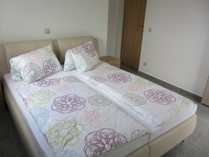 2 bedrooms, WiFi, bed sheets