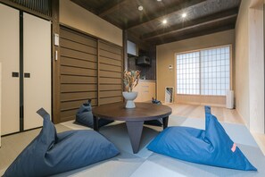 2 bedrooms, iron/ironing board, free WiFi, bed sheets - No.8 Kyoto (Kyoto)