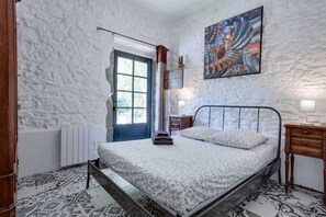 16 habitaciones, cuna de viaje, wifi y ropa de cama 