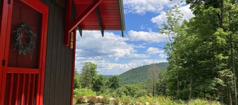 Handcrafted mountain cabin with gorgeous views