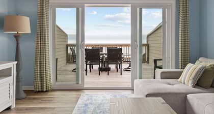 Coral Tides- Oceanfront, newly renovated, amazing views!