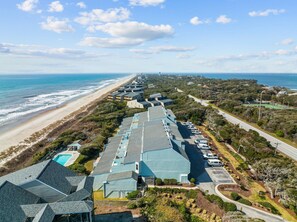 Exterior - Coral Tides- Oceanfront, well appointed, amazing views! (Pine Knolls Shores)
