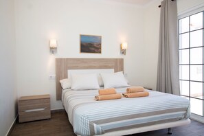 2 chambres, lit parapluie, Wi-Fi gratuit, draps fournis