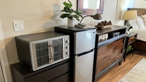 Interior - Private Studio with Kitchenette (Golden)
