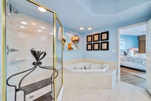 Jetted bath, hair dryer, towels, soap - Second floor unit, B206 with AMAZING views! 65”TV! (Orange Beach)