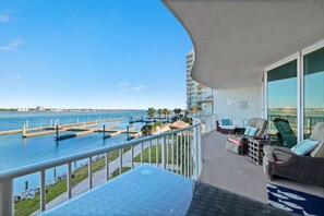 Property grounds - Second floor unit, B206 with AMAZING views! 65”TV! (Orange Beach)