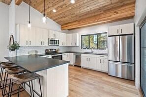Refrigerador, microondas, horno, placa de cocina