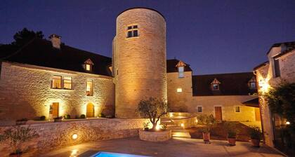 Ensemble de 2 chambres d'hÎtes et 1 gßte pouvant héberger 6 personnes.