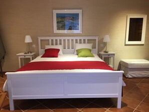 3 habitaciones, tabla de planchar con plancha y wifi gratis 