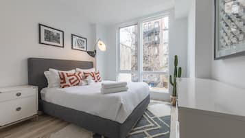 3 bedrooms, desk, iron/ironing board, WiFi