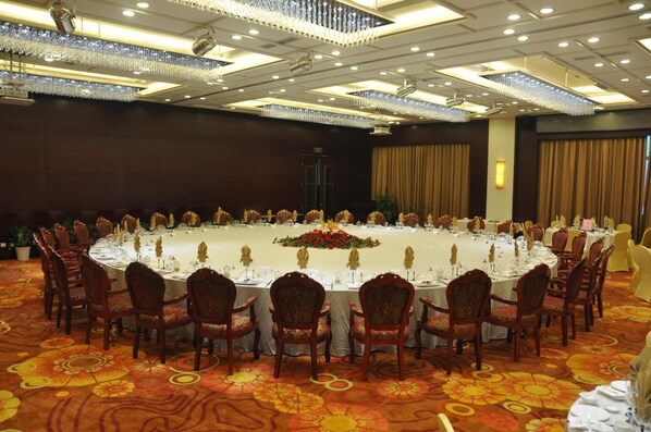 Banquet hall