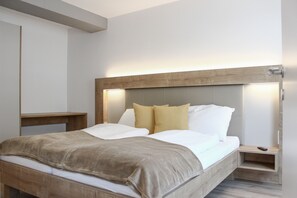 2 chambres, coffres-forts dans les chambres, bureau, Wi-Fi gratuit