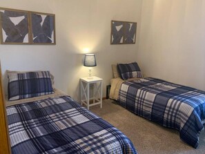 3 habitaciones, tabla de planchar con plancha, cuna de viaje y wifi 