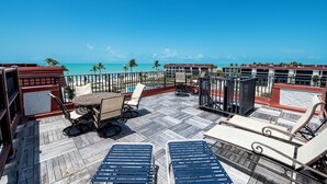 Outdoor dining - Luxury Penthouse Pointe Santo Condo with Private Roof Deck (Sanibel)