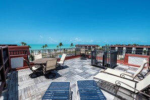 Outdoor dining - Luxury Penthouse Pointe Santo Condo with Private Roof Deck (Sanibel)