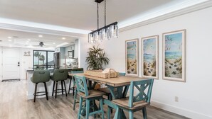Dining - Luxury Penthouse Pointe Santo Condo with Private Roof Deck (Sanibel)