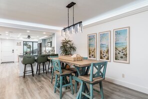 Dining - Luxury Penthouse Pointe Santo Condo with Private Roof Deck (Sanibel)