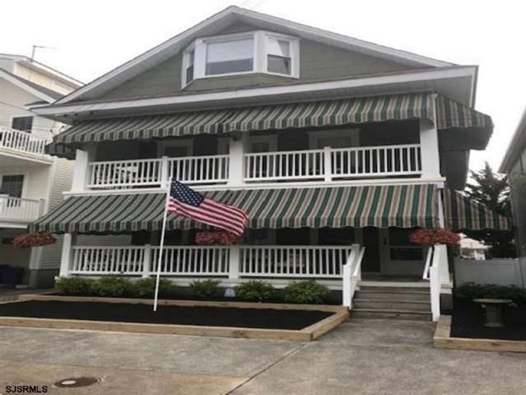 1 bedroom, 1 full bath condo, with central a/c & internet!  book today!
