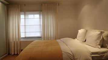 3 slaapkamers, een bureau, een strijkplank/strijkijzer, wifi