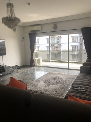 TV, videospill, DVD-spiller og stereoanlegg