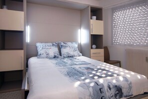 Fer et planche à repasser, Wi-Fi, draps fournis