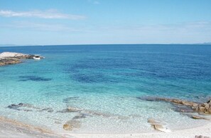 Plage, chaises longues