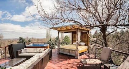 Expansive Luxury in Central Home With Downtown Views