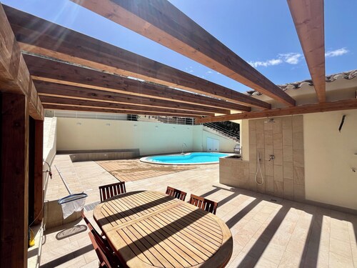 Bouganville 2 Bagni con box Doccia, 3 Camere da Letto, Cucinino Separato