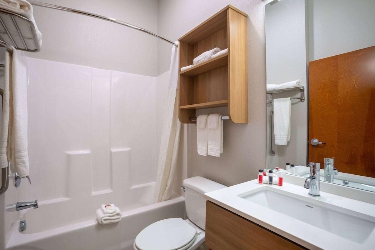 Bathroom | Hair dryer, towels