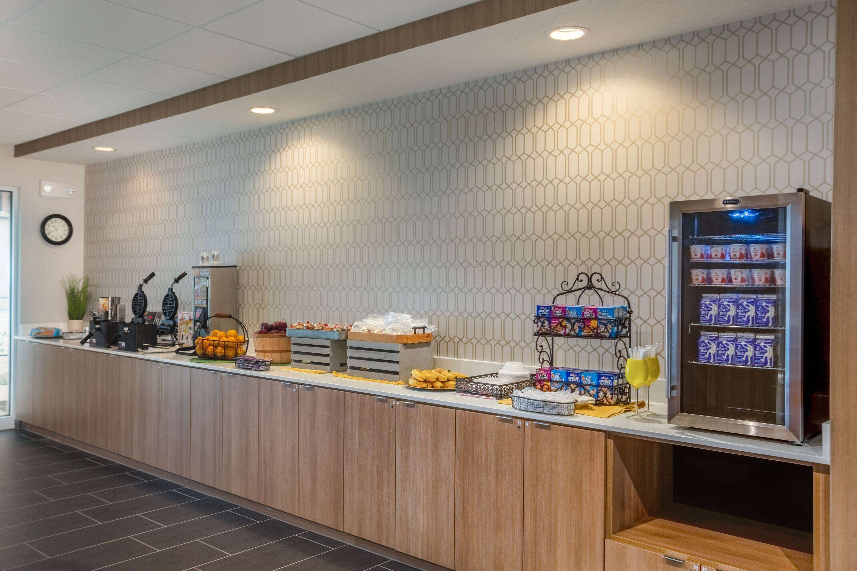 free daily continental breakfast