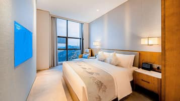 Suite, Multiple Beds, Non Smoking | Minibar, in-room safe, iron/ironing board, free cribs/infant beds