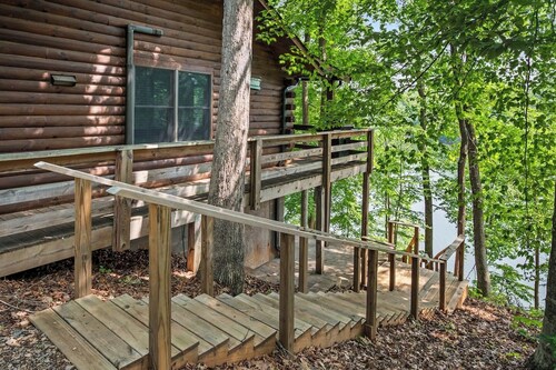 This cabin is a 2 bedroom(s), 1 bathrooms, located in Union Hall, VA.