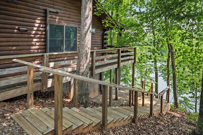 This cabin is a 2 bedroom(s), 1 bathrooms, located in Union Hall, VA.
