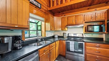 冰箱、微波炉、烤箱、炉灶