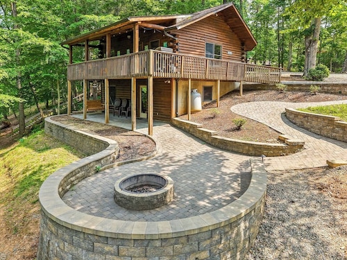 Comfy Cabin with stunning lake views, perfect for a serene escape at SML.