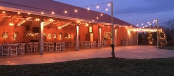 Comfy Cabin with stunning lake views, perfect for a serene escape at SML.