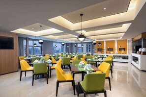 Dining - Ramada by Wyndham Wuhan Jiangan (Wuhan)