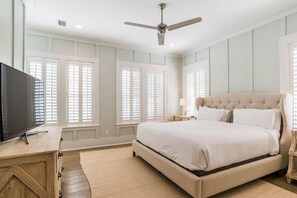 5 bedrooms, iron/ironing board, WiFi, bed sheets - 4 King Bedroom + Bunk -- private pool -- WaterColor (Santa Rosa Beach)