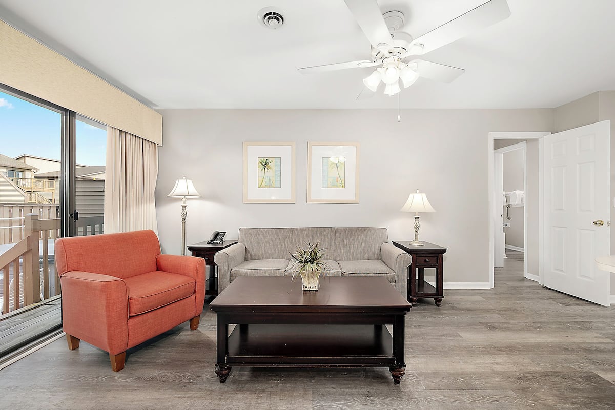 Una televisión, un reproductor de DVD