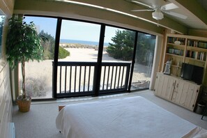 4 bedrooms, desk, iron/ironing board, free WiFi